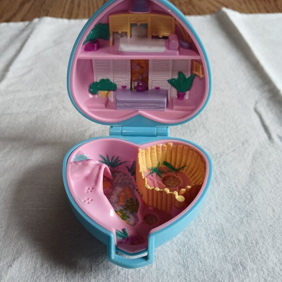1993 Polly Pocket Pretty Pandas - Compact Only - Heart Shaped - Picture 5 of 5